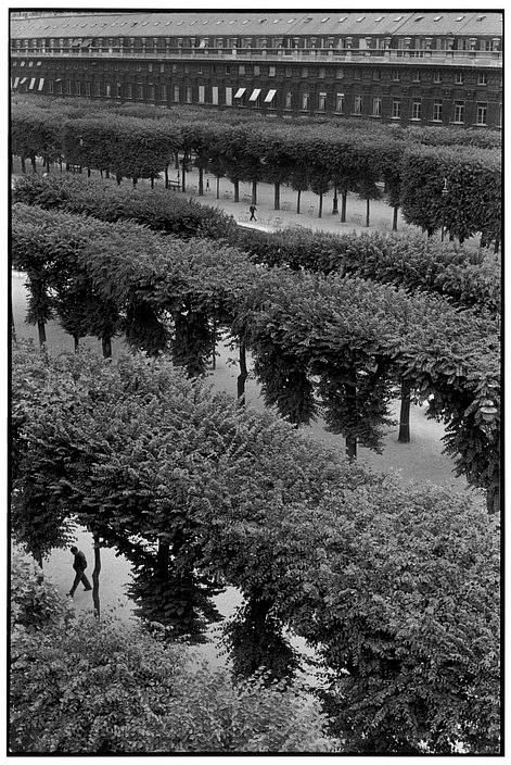 Henri CARTIER-BRESSON, Palais Royal Gardens, Paris
1959